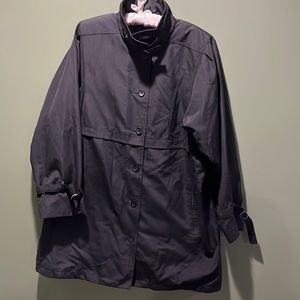 London Fog Women Black XL Rain Coat Short Trench Style. No Zip in liner. No Belt